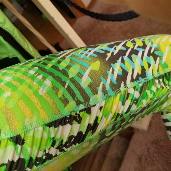 Womens activewear - Picture 4 of 4